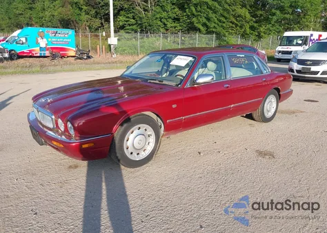 2000 Jaguar Xj8 Vanden Plas from USA, damaged, VIN SAJDA24C4YLF13846